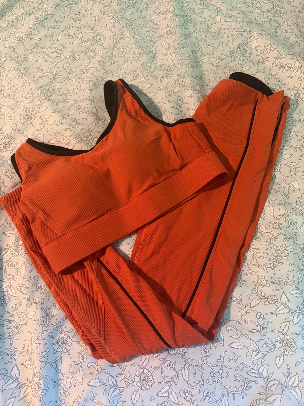 Ribbed Orange Sports Bra and Leggings Set - Supportive Activewear